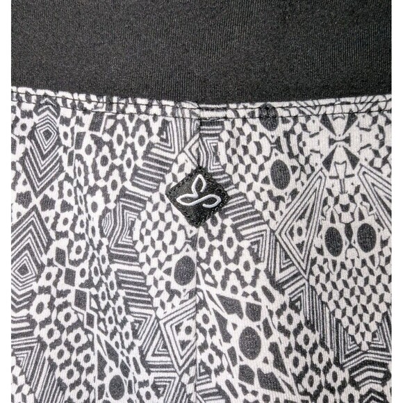 PrAna A Line Mini Skirt Black & White Design Women's Size Medium - Picture 3 of 4